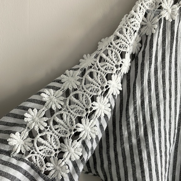 grey V Neck Lace Vertical Striped Blouse short sleeve linen top - Picture 3 of 7